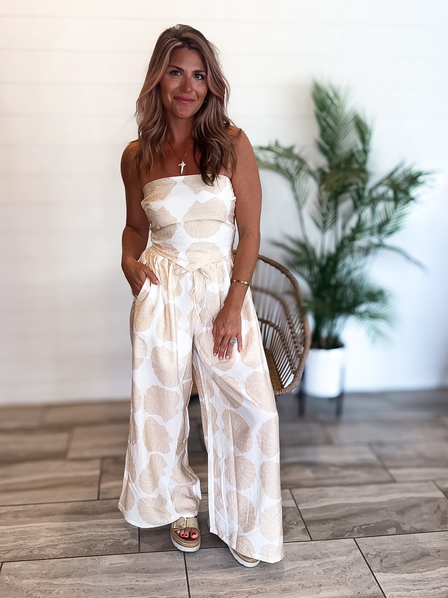 Coastal Seashell Wide-Leg Pant